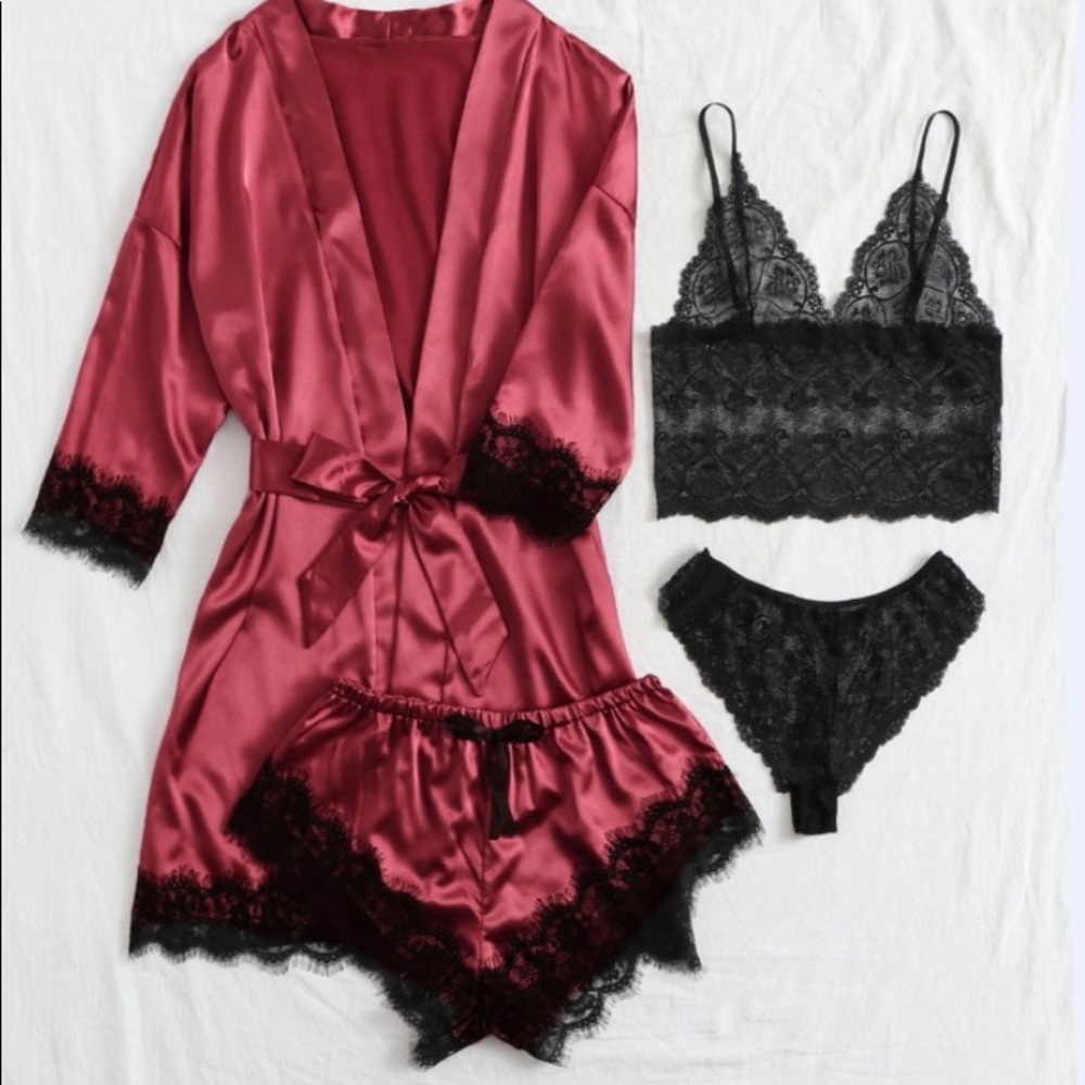 Clothes - Picture 5 of 15